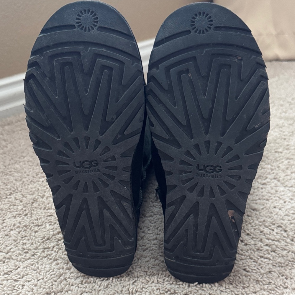 UGG Bailey Triple Button Black Boots - Picture 6 of 7